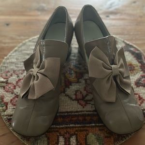 Vintage Coquette Heeled Loafer